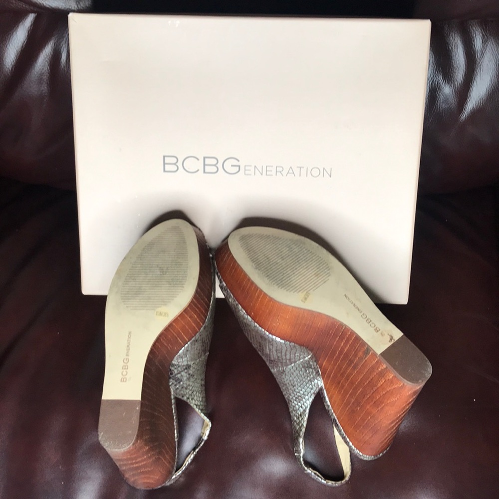 BCBG Wedge Platform - Picture 5 of 7